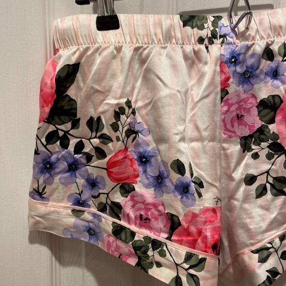 Victoria’s Secret Floral Vine Stripe Satin Sleep Shorts - Picture 8 of 15